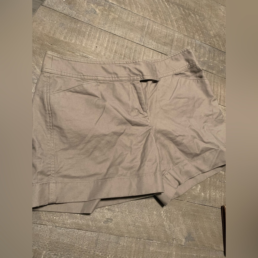 💥Like new 💥Ann Taylor Khaki Signature Shorts